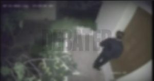 Βίντεο-ντοκουμέντο: 21χρονος διαρρήκτης προσπαθεί να «μπουκάρει» σε σπίτι στη Νέα Σμύρνη