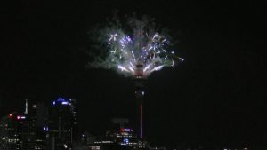 Και η Νέα Ζηλανδία υποδέχθηκε το 2026 με εντυπωσιακό σόου από πυροτεχνήματα (βίντεο)