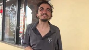 Nickelodeon: Πρώην σταρ ζει άστεγος στους δρόμους – Το συγκινητικό βίντεο που έχει γίνει viral (vid)