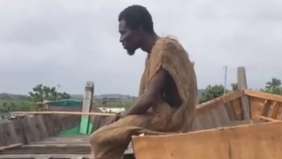 Γκάνα: Σύγχρονος “Νώε” χτίζει κιβωτούς περιμένοντας βιβλική πλημμύρα τα Χριστούγεννα (βίντεο)