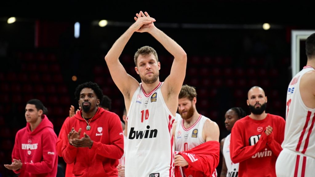 Ολυμπιακός – ΑΕΚ 100-93: Διατήρησαν το απόλυτο οι “ερυθρόλευκοι”, προσπάθησε η “Ένωση” των πολλών απουσιών