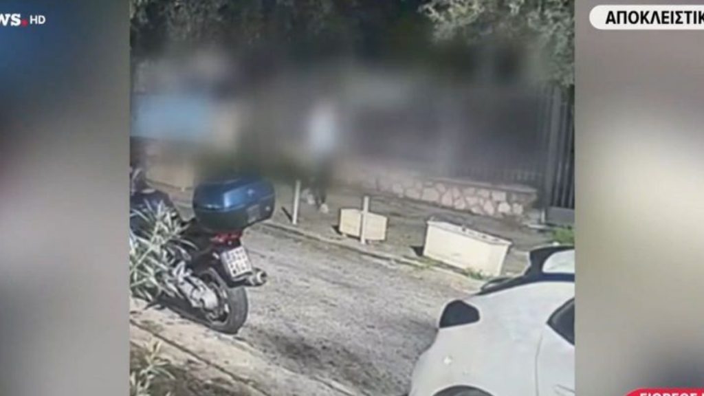 Ομόνοια: Έφοδος της αστυνομίας σε κεντρικό ενεχυροδανειστήριο – Έλιωναν κλοπιμαία (Βίντεο)