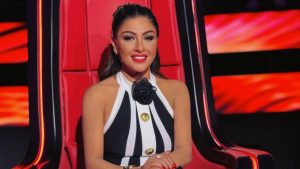 Έλενα Παπαρίζου: Υποβάλλεται συνεχώς σε εξετάσεις μετά τη λιποθυμία στα γυρίσματα του «The Voice» – Τα νεότερα για την υγεία της