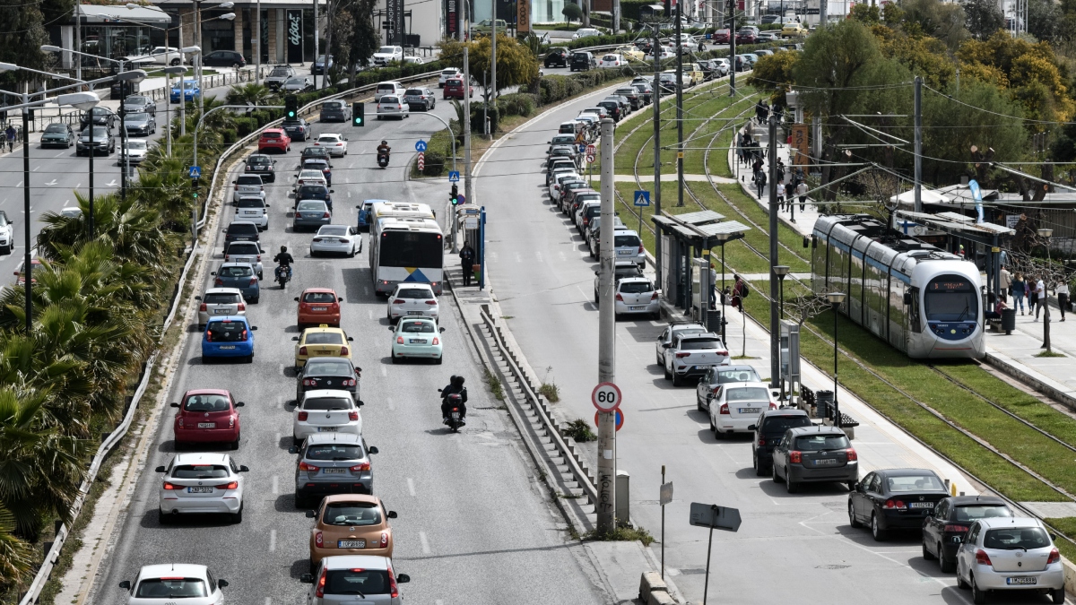 Κυκλοφοριακές ρυθμίσεις στην Ποσειδώνος την Πέμπτη λόγω εργασιών