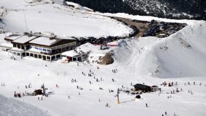 Ο Παρνασσός καλωσορίζει τον χειμώνα – Χιονισμένα τοπία και μαγευτική θέα (Βίντεο)