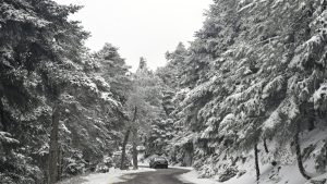 Βροχές τα Χριστούγεννα και χιόνια την Πρωτοχρονιά – Τι θα φέρει η νέα κακοκαιρία που θα χτυπήσει το Σαββατοκύριακο