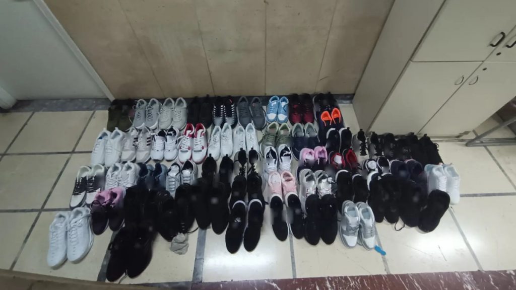 Πειραιάς: Τρεις συλλήψεις για παρεμπόριο – Κατασχέθηκαν 3.398 απομιμητικά προϊόντα