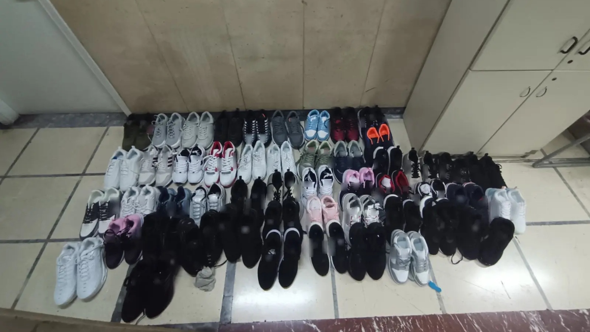 Πειραιάς: Τρεις συλλήψεις για παρεμπόριο – Κατασχέθηκαν 3.398 απομιμητικά προϊόντα