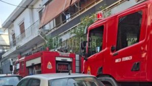 Φωτιά σε ισόγειο σπιτιού στον Πειραιά  (φωτογραφίες)
