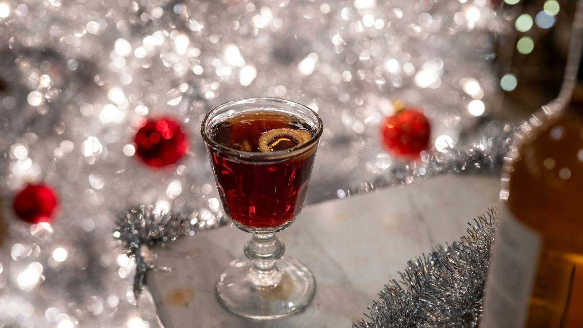 Χαλκίδα: Στο νοσοκομείο 13χρονος μετά από κατανάλωση αλκοόλ στο χριστουγεννιάτικο τραπέζι