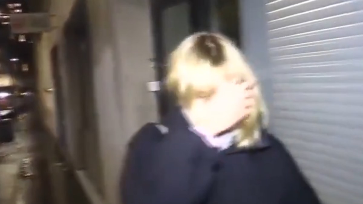 Την κόρη του Πούτιν πέτυχε Ουκρανός δημοσιογράφος στο Παρίσι: “Πες του να σταματήσει τον πόλεμο” – Δείτε το βίντεο