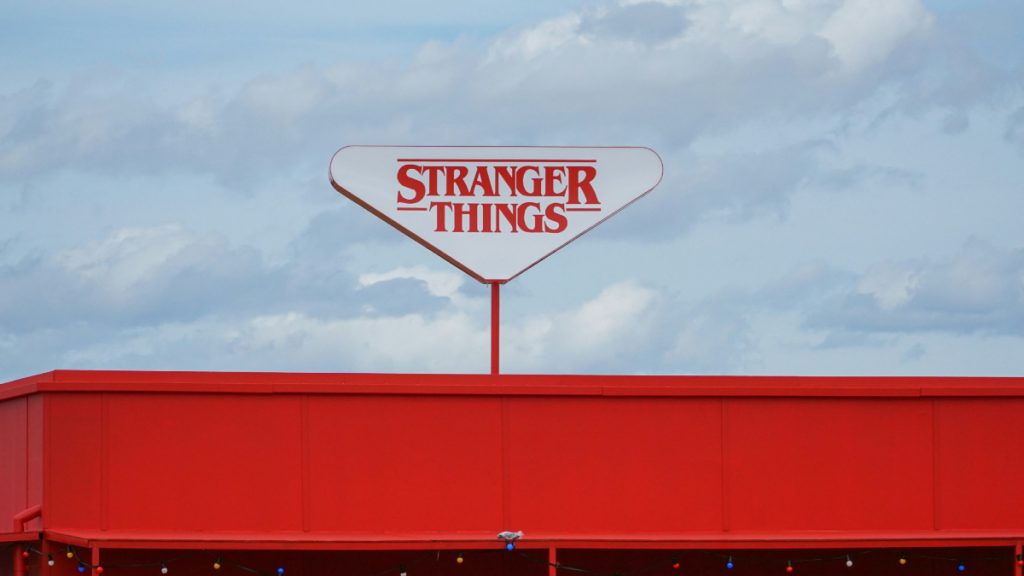 Stranger Things: Οι δημιουργοί της σειράς δίνουν οδηγίες για καλύτερη εμπειρία θέασης – Τι προτείνουν