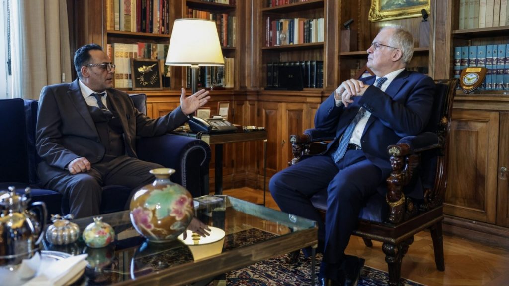 Τασούλας: Συνάντηση με τον δήμαρχο Μεγίστης στο Προεδρικό Μέγαρο