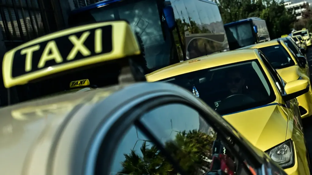 Νέες επιδοτήσεις 108 δικαιούχων στα «Πράσινα Ταξί»