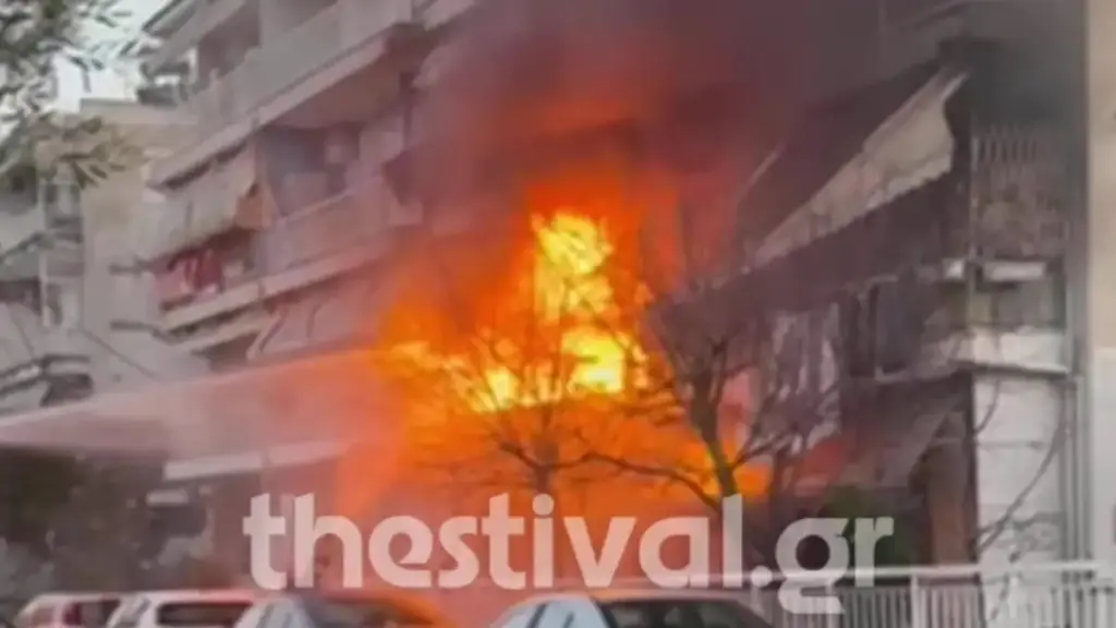 Συναγερμός στη Θεσσαλονίκη για φωτιά σε διαμέρισμα (Βίντεο)