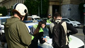 Πάνω από 15.500 έλεγχοι για χρήση κράνους μέσα σε μια εβδομάδα σε όλη τη χώρα – Ξεπέρασαν τις 1.100 οι παραβάσεις