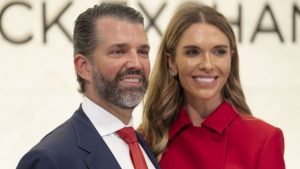 Ντόναλντ Τραμπ Τζούνιορ: Αρραβωνιάστηκε την Μπετίνα Άντερσον – Πώς το ανακοίνωσαν (vid)