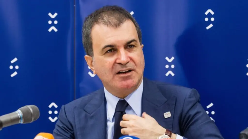 Ομέρ Τσελίκ: Εμπρηστικές δηλώσεις για αποστρατιωτικοποίηση ελληνικών νησιών ένα 48ωρο πριν τη συνάντηση Μητσοτάκη – Ερντογάν