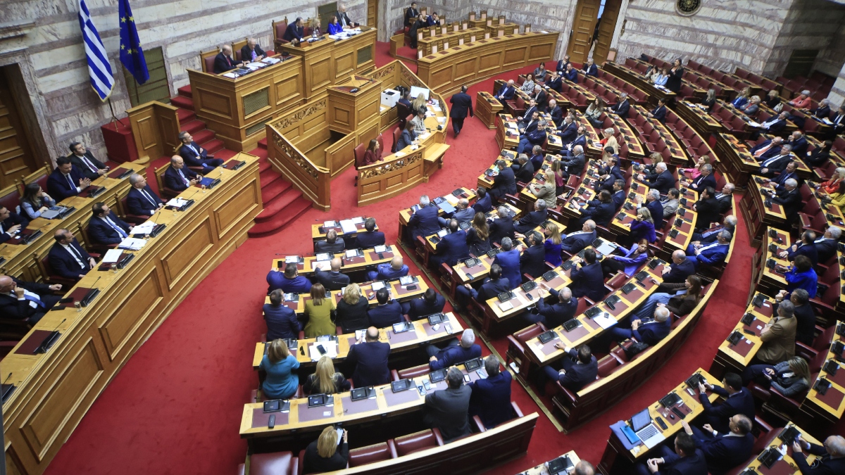 Παρουσία Μητσοτάκη η συζήτηση για τον Προϋπολογισμό – Συγχαρητήρια στον Πιερρακάκη για την εκλογή του (βίντεο)