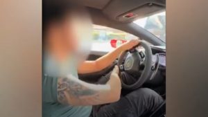 Χαϊδάρι: 23χρονος έτρεχε με 250 χλμ/ώρα με νοικιασμένη Lamborghini – Μισθωτής του οχήματος ο 32χρονος συνοδηγός