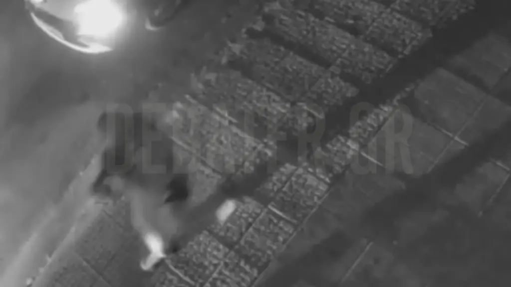 Χαλάνδρι: Η στιγμή που αστυνομικοί συλλαμβάνουν τον 16χρονο γιο του Κατρίνη – «Σβήσε το όχημα, τα χέρια στο ταμπλό»