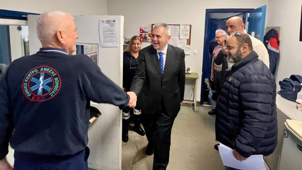 Χαρακόπουλος στο ΕΚΑΒ Θεσσαλίας: «Με τους ανθρώπους του καθήκοντος παραμονή Χριστουγέννων»