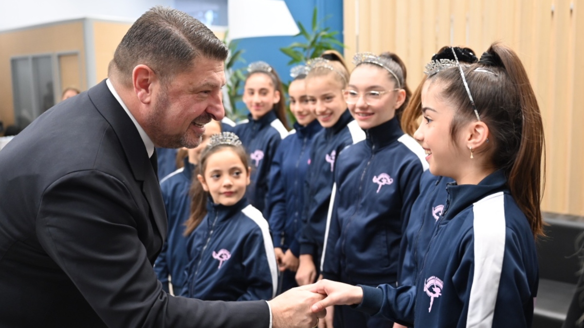 Χαρδαλιάς: «Η Πρωτοχρονιά μας βρίσκει γύρω από την παράδοση, την ανθρώπινη ζεστασιά και την ελπίδα για το αύριο»