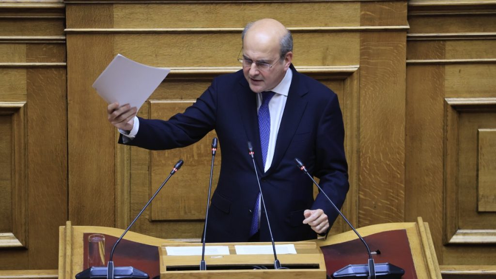 Κωστής Χατζηδάκης: Επιπλέον πακέτο στήριξης στους αγρότες – 600 εκατομμύρια ευρώ έως το τέλος του έτους