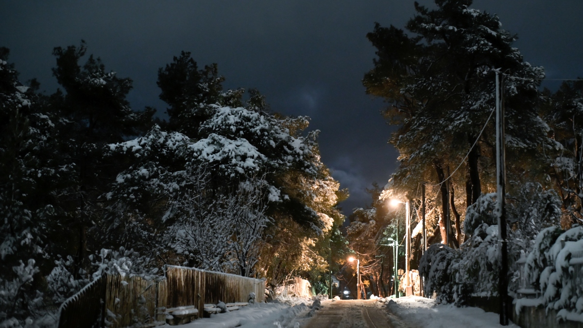 «Χιόνια στην Αττική το βράδυ της Παραμονής Πρωτοχρονιάς» – Ποιες περιοχές θα επηρεαστούν σύμφωνα με τον Καλλιάνο