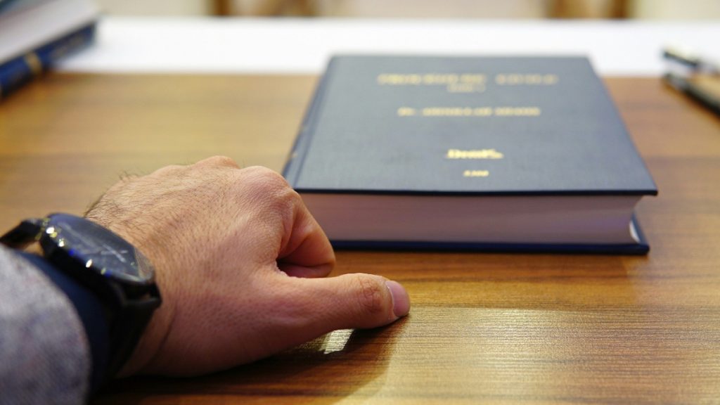 Υπουργείο Δικαιοσύνης: Ρύθμιση για την επέκταση της δυνατότητας να δημοσιεύονται διαθήκες και να κηρύσσονται κυρίες