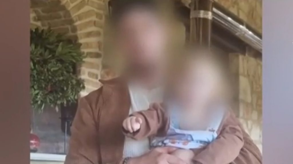 Ζάκυνθος: “Να εγκαταλείψω το παιδί μου; Ο καθένας λέει ό,τι θέλει” – Ξεσπά ο πατέρας του 2χρονου που κατασπαράχθηκε από πίτμπουλ 