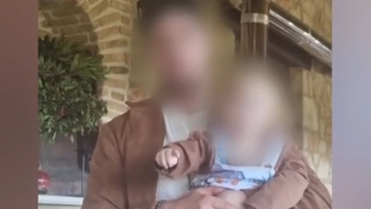 Ζάκυνθος: “Μερικοί λένε ότι φταίμε οι γονείς, ήταν ατύχημα” – Ξεσπά ο πατέρας του 2χρονου που κατασπαράχθηκε από το πιτ μπουλ