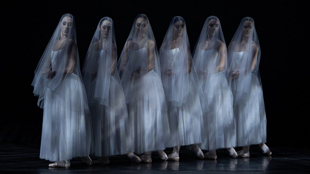 Το μπαλέτο της Λυρικής παρουσιάζει, σε νέα παραγωγή, τη «Ζιζέλ», μέσα από τη χορογραφία του Πετιπά