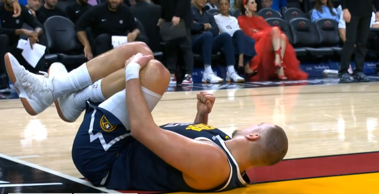 Αποτελέσματα NBA: Ο Γιάννης φέρνει την άνοιξη στους Μπακς με 2η συνεχόμενη νίκη – Ανησυχία για τον τραυματισμό του Γιόκιτς στο γόνατο