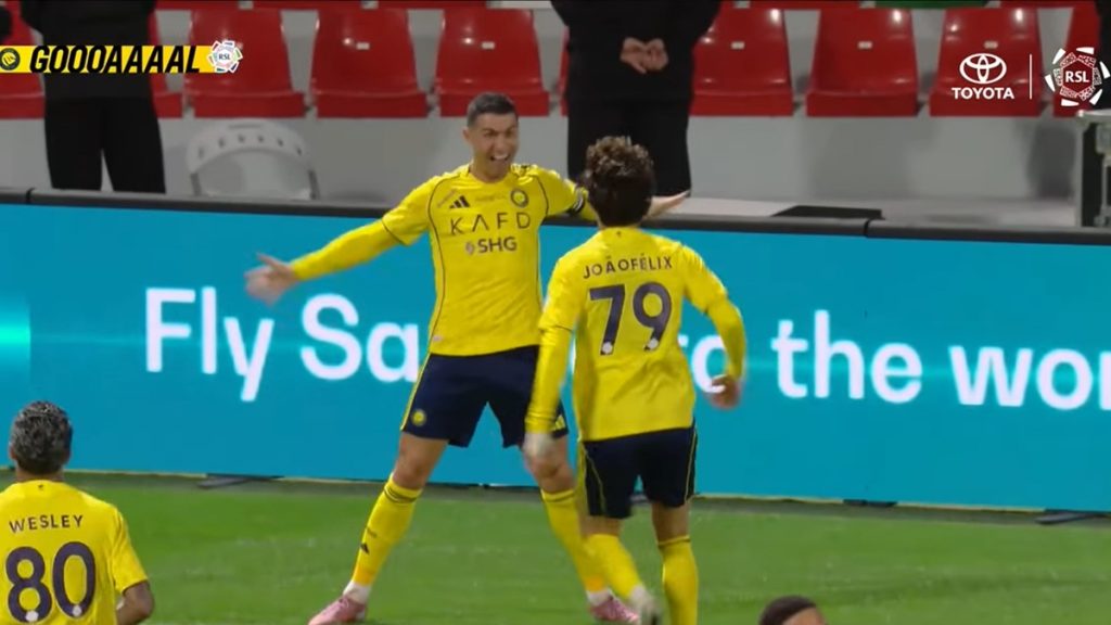 Κριστιάνο Ρονάλντο: Όλο και πιο κοντά στα 1000 γκολ – Σκόραρε και με την πλάτη (βίντεο)