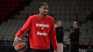 Κώστας Αντετοκούνμπο: Στον Άρη δανεικός από τον Ολυμπιακό ο Έλληνας ψηλός