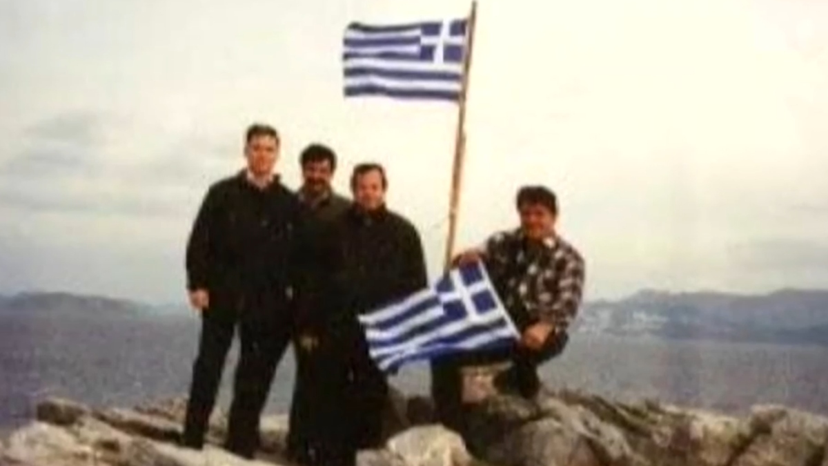 30 χρόνια μετά τα Ίμια: “Σημαντική επέτειος, χωρίς σαφή διδάγματα πολιτικής” – Ο καθηγητής Κώστας Λάβδας στο DEBATER