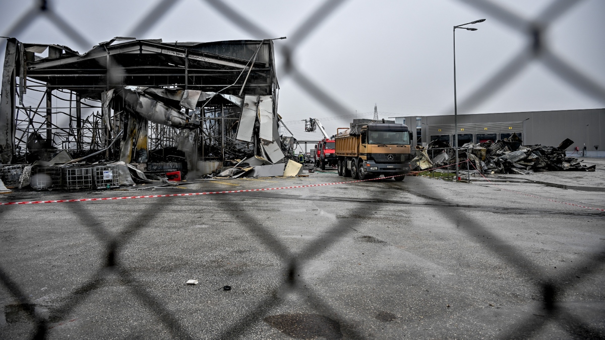 Εισαγγελική έρευνα για την τραγωδία στη “Βιολάντα” – “Ξεψαχνίζουν” άδειες, σωληνώσεις, ευθύνες υπηρεσιών