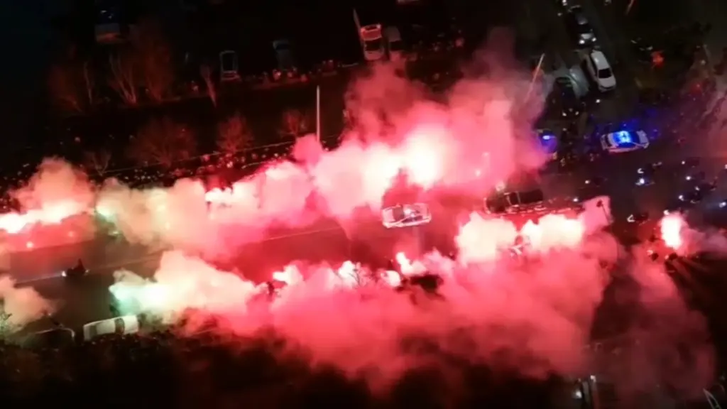 “Ράγισαν” καρδιές στην Τούμπα για τους 7 οπαδούς του ΠΑΟΚ – Σήμερα και αύριο οι κηδείες των “αετοπούλων” (βίντεο)