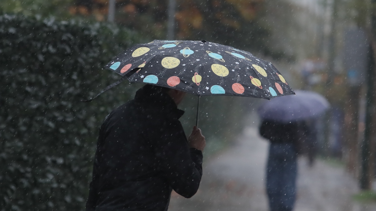 Άστατος ο καιρός σήμερα με βροχές και χιόνια στα ορεινά – Ανεβαίνει λίγο η θερμοκρασία