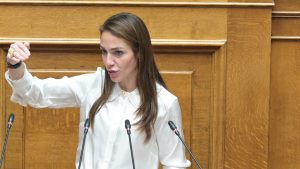 Μιχαηλίδου για Βαρουφάκη: “Δεν είναι κουλ να κάνεις ναρκωτικά, έχω χάσει φίλο από τη χρήση ecstasy”