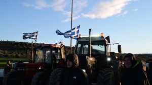 Ετοιμάζονται για τη συνάντηση με Μητσοτάκη οι αγρότες – Τα μπλόκα που παραμένουν και οι δρόμοι που ανοίγουν