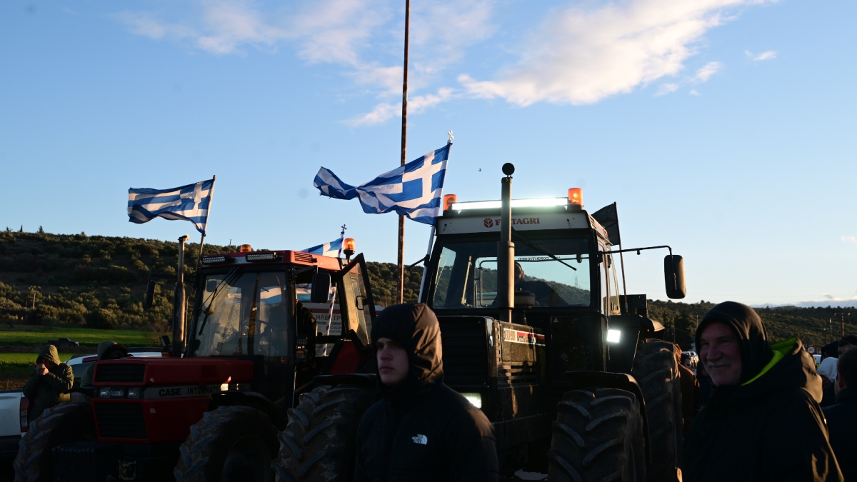 Ετοιμάζονται για τη συνάντηση με Μητσοτάκη οι αγρότες – Τα μπλόκα που παραμένουν και οι δρόμοι που ανοίγουν