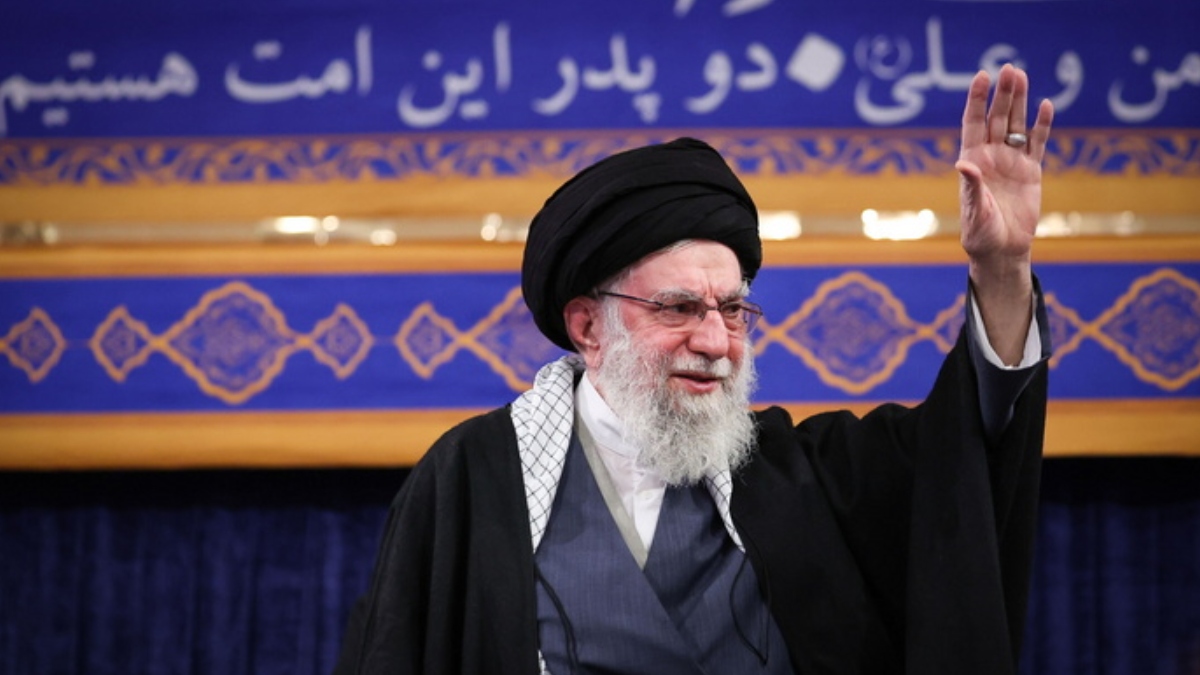 Διάγγελμα Χαμενεΐ: “Ταραξίες καταστρέφουν το Ιράν για να ευχαριστήσουν τον Τραμπ, βαμμένα με αίμα τα χέρια του”