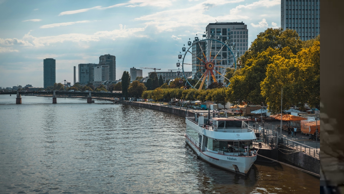 Έως και 4.700 τόνοι απορριμμάτων εισέρχονται κάθε χρόνο στον ποταμό Ρήνο
