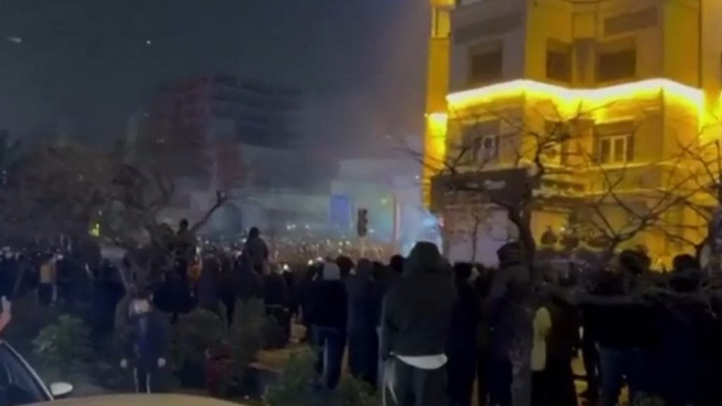 Πνίγεται στο αίμα το Ιράν: Πάνω από 2.000 νεκροί από τις διαδηλώσεις, λέει Ιρανός αξιωματούχος