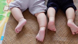 Η σιωπηλή κρίση της υπογεννητικότητας – Γιατί ο κόσμος κάνει λιγότερα παιδιά