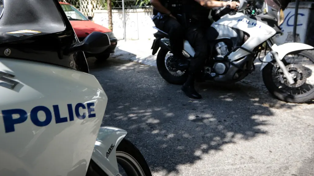 Πέλλα: Συνελήφθη άνδρας που έπεισε ηλικιωμένη να του δώσει 15.000 ευρώ για δήθεν προστασία
