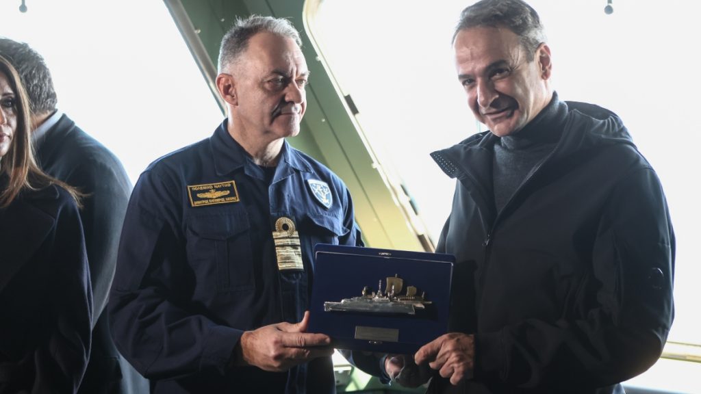 Μητσοτάκης από τη φρεγάτα “Κίμων”: “Χρέος να παραδώσω μία πατρίδα ασφαλέστερη απ’ ό,τι την παρέλαβα”