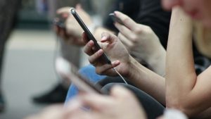 Αυστραλία: Απενεργοποιήθηκαν περίπου 5 εκατ. λογαριασμοί εφήβων στα social media σε ένα μήνα